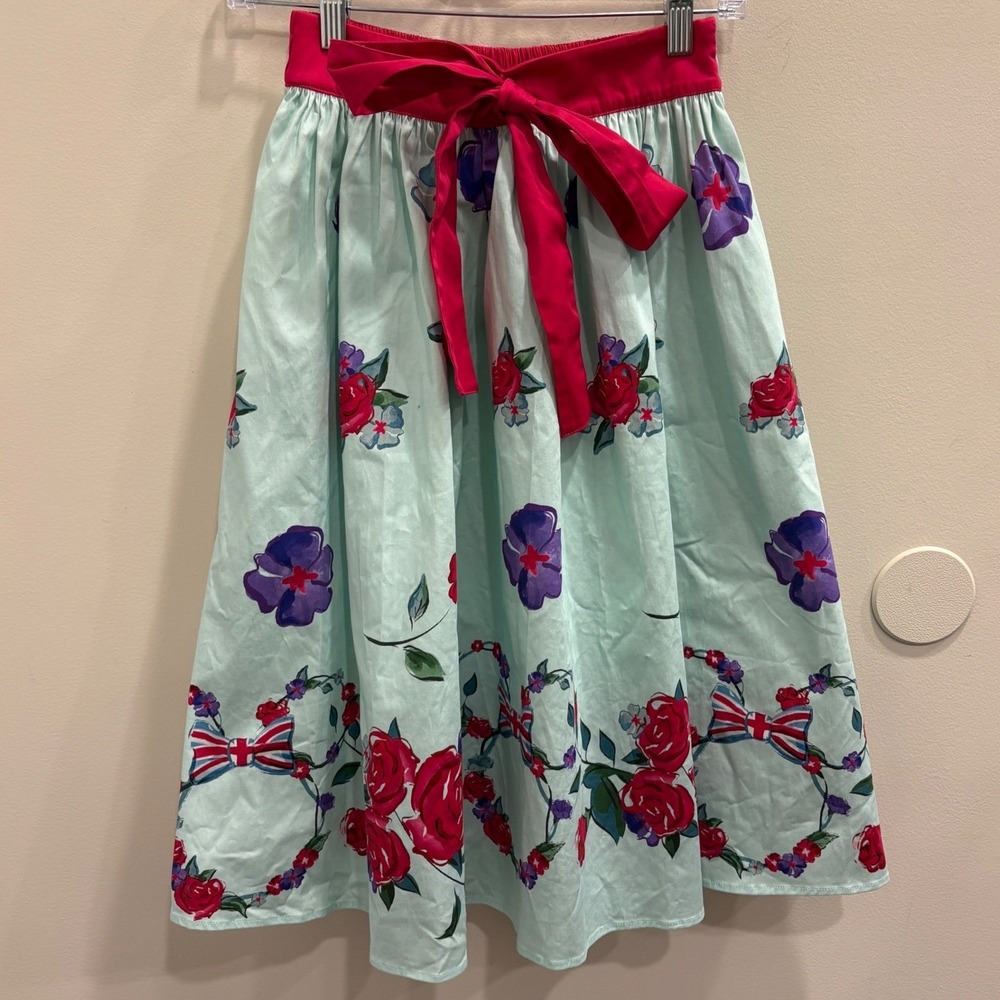 Disney UK Dress Shop Mint Pink Queen of the Kingdom Floral Minnie Skirt XS NEW